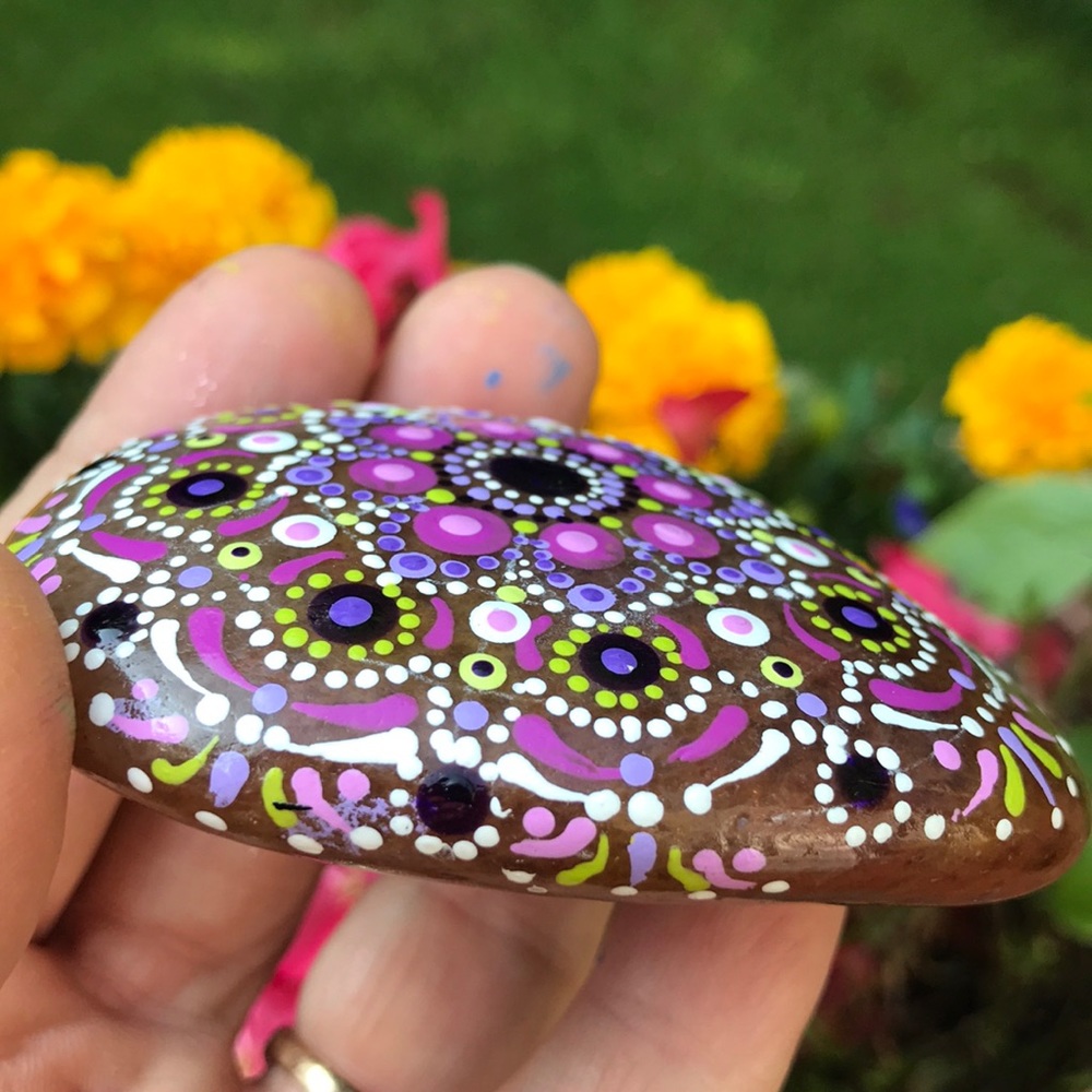 Hand Painted Mandala Stone Rock Meditation Zen - Picture 3 of 4